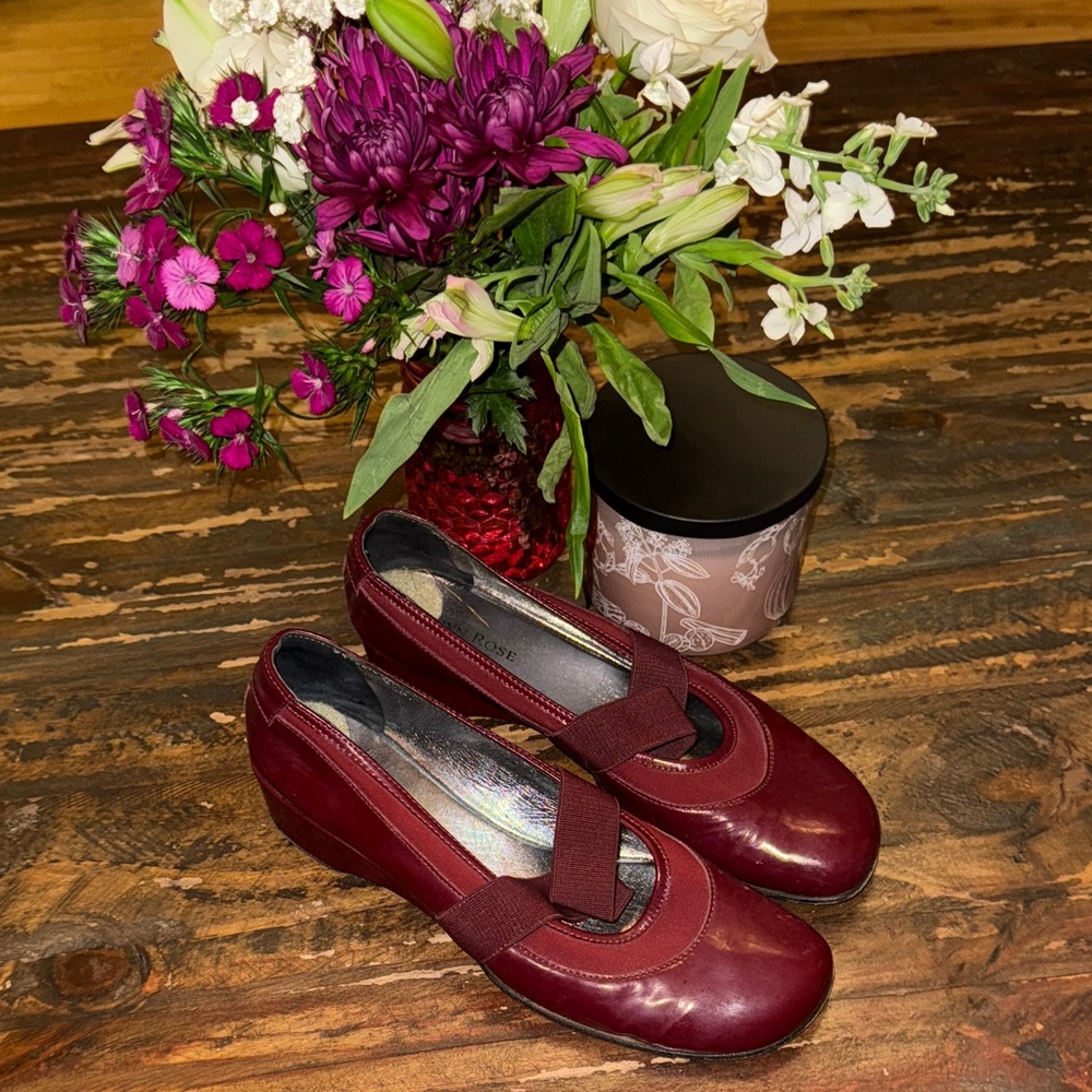 Women’s Taryn Rose Red/ Brick Shoes 
Leather 
Vero Cuoio
Made in Italy size 39